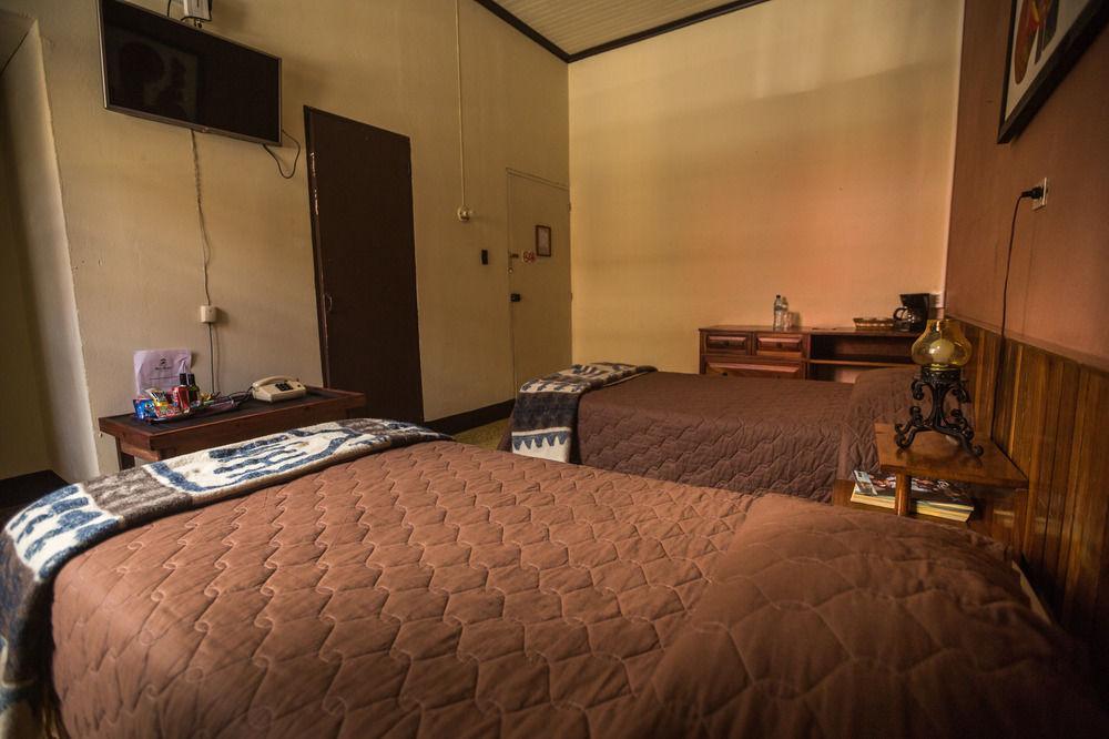 Hotel Modelo Quetzaltenango Extérieur photo