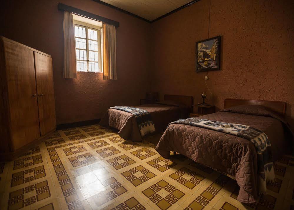 Hotel Modelo Quetzaltenango Extérieur photo