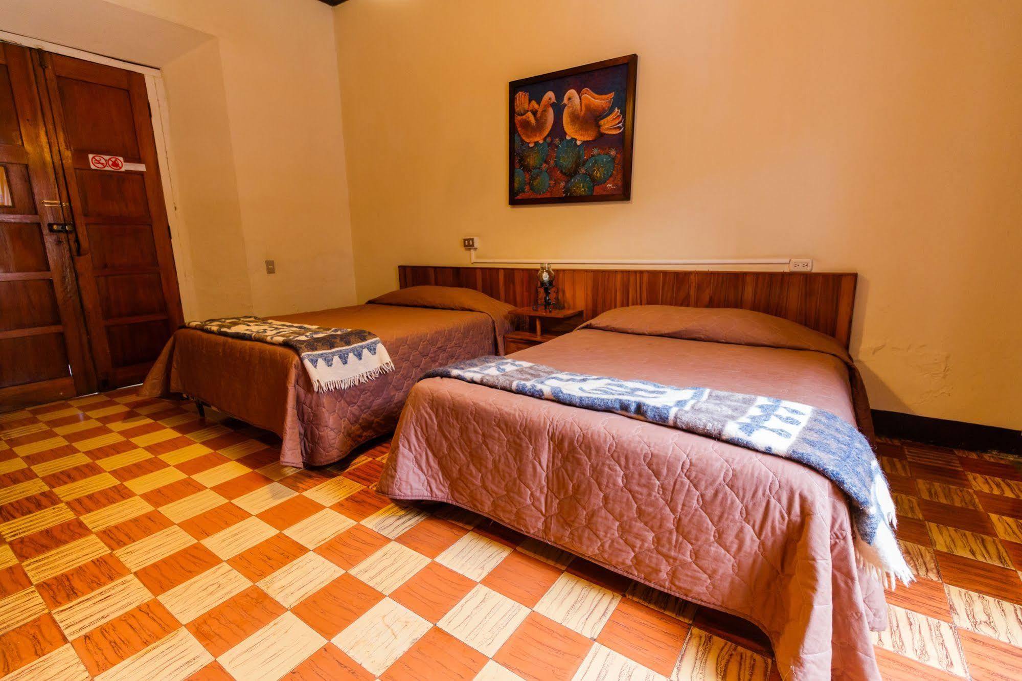 Hotel Modelo Quetzaltenango Extérieur photo