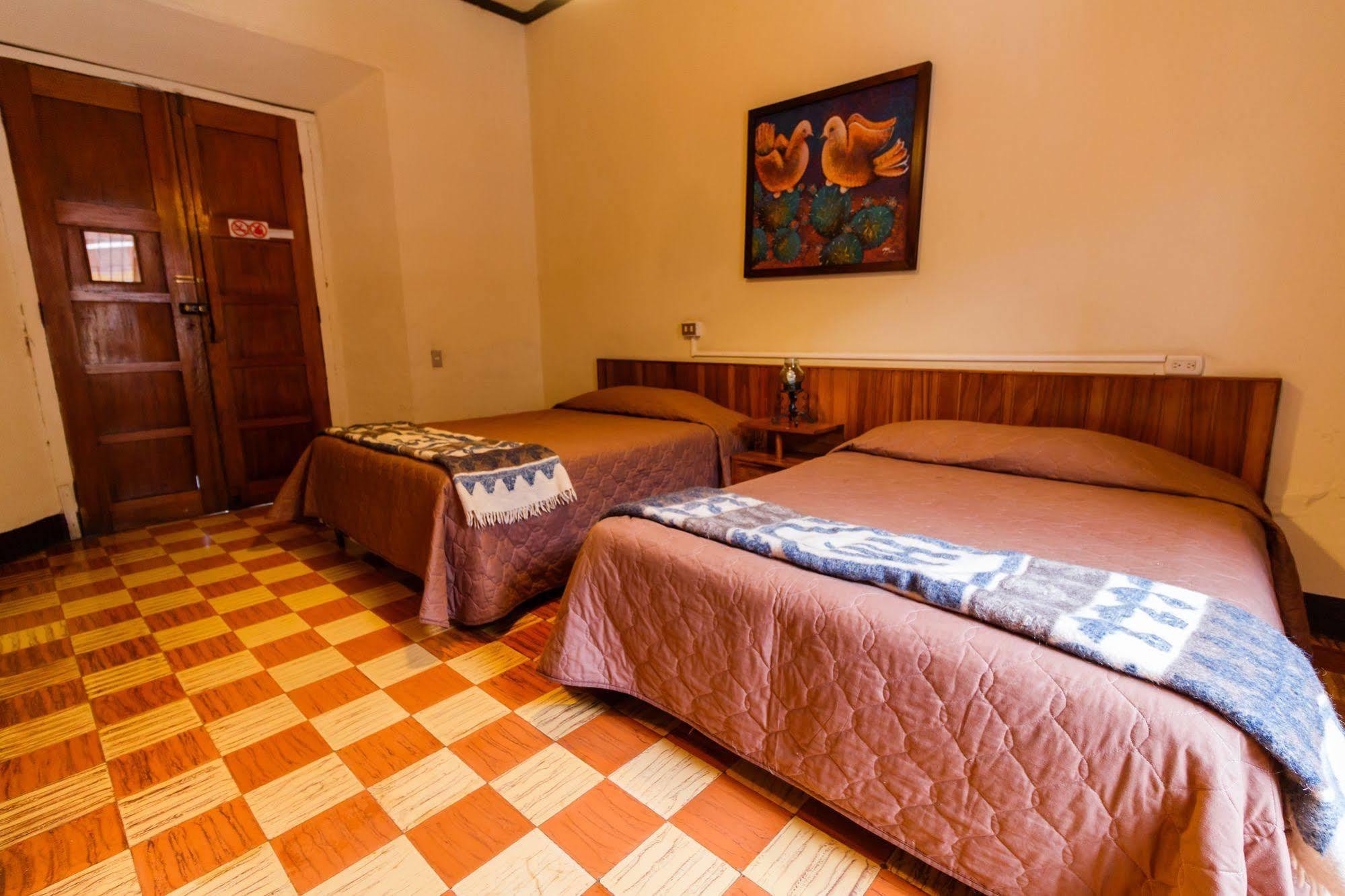 Hotel Modelo Quetzaltenango Extérieur photo