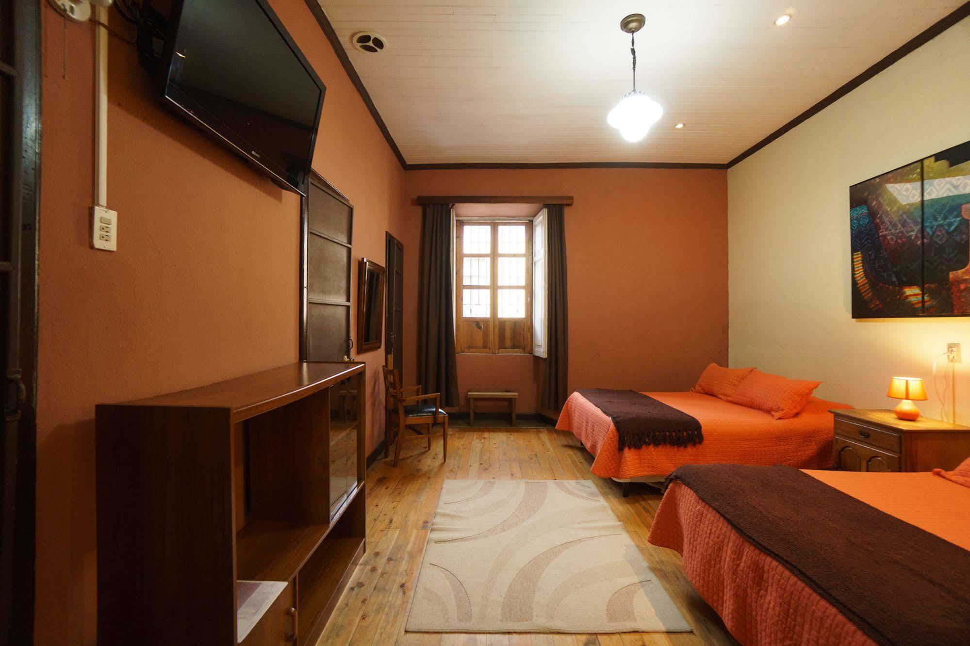 Hotel Modelo Quetzaltenango Extérieur photo