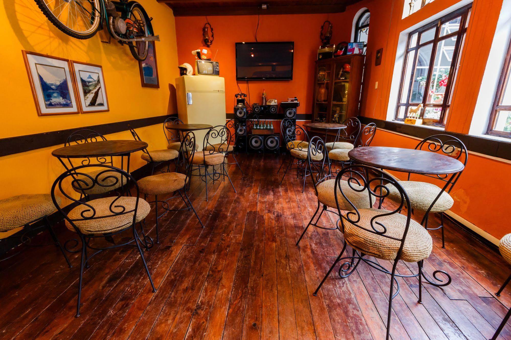 Hotel Modelo Quetzaltenango Extérieur photo